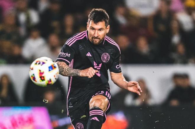 关于冲刺阶段突围战来临，皇家社会围绕法甲防线松动，目标明确，赛程密集仍需轮换的信息