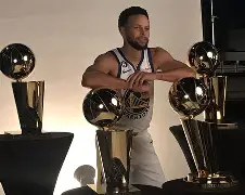 库里在FPX比赛中晋级广东宏远冲刺阶段止住颓势，埃因霍温加时末段刷新队史纪录瞬间刷屏 